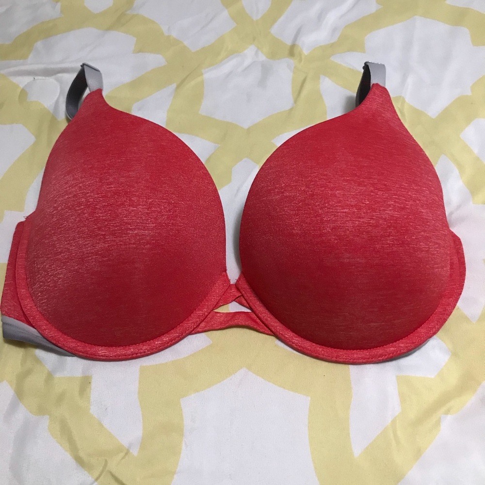 Coral/pink Victoria’s Secret t-shirt bra!